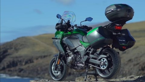 Kawasaki Versys 1000 Bs6 Tourer Bike side profile